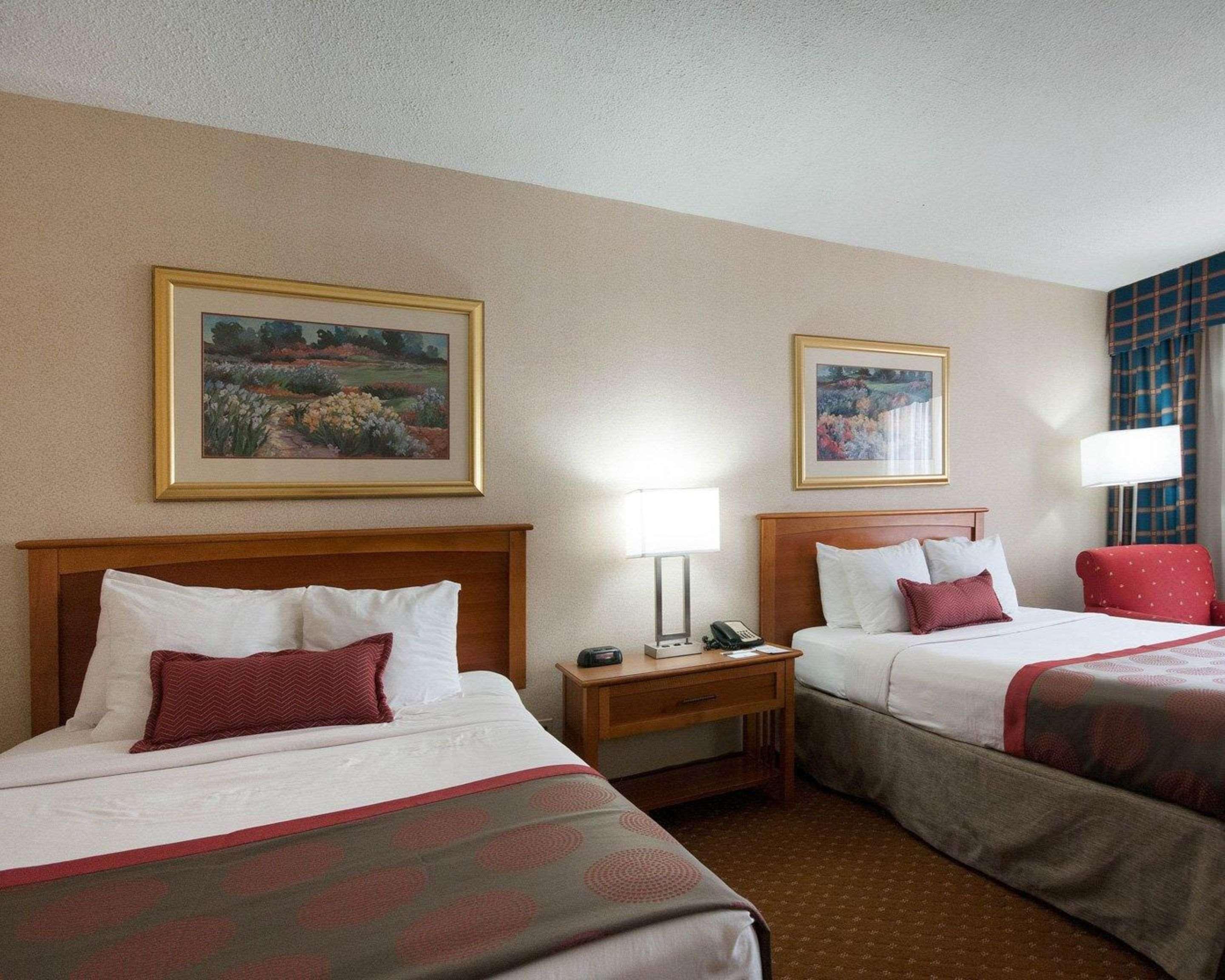 Rodeway Inn Indianapolis I-70 Exterior photo