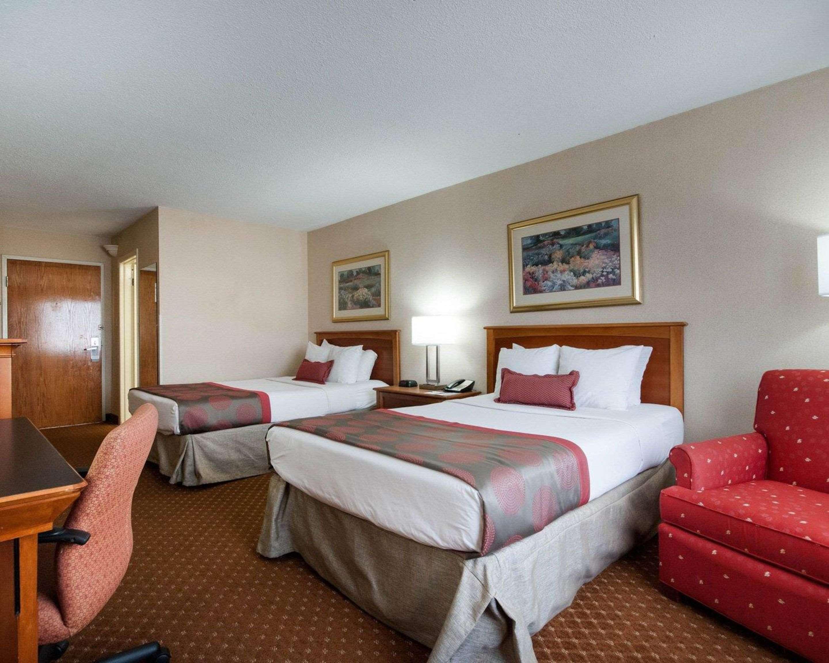 Rodeway Inn Indianapolis I-70 Exterior photo