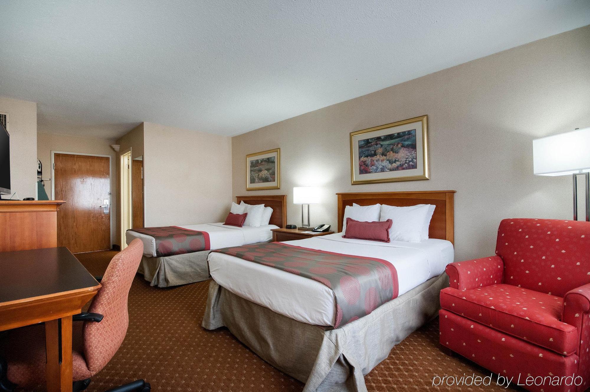 Rodeway Inn Indianapolis I-70 Exterior photo