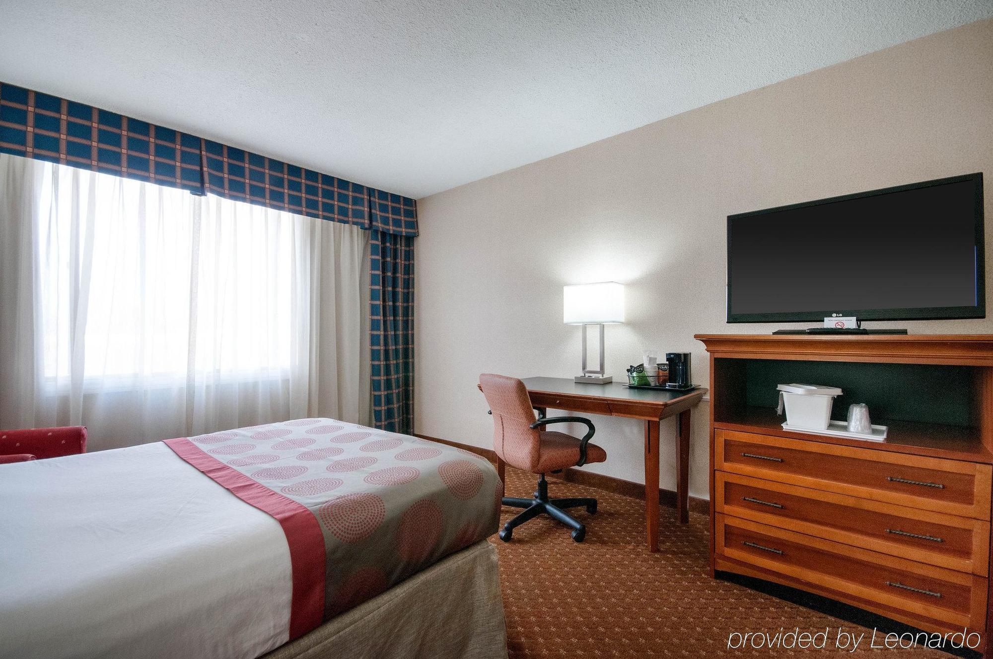 Rodeway Inn Indianapolis I-70 Exterior photo